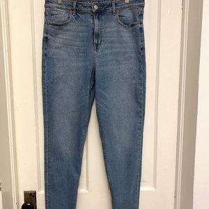 American Eagle Mom Jean